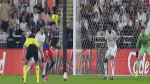 吉达联庆胜利：本泽马两传好戏助力球队夺冠